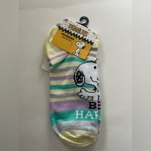 Peanuts Snoopy Be Happy No-Shows Socks Fits Shoe Size 4-10